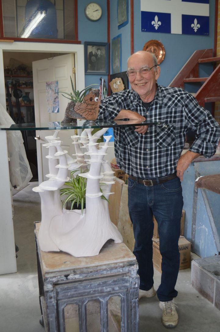 Daniel Martineau dans son atelier